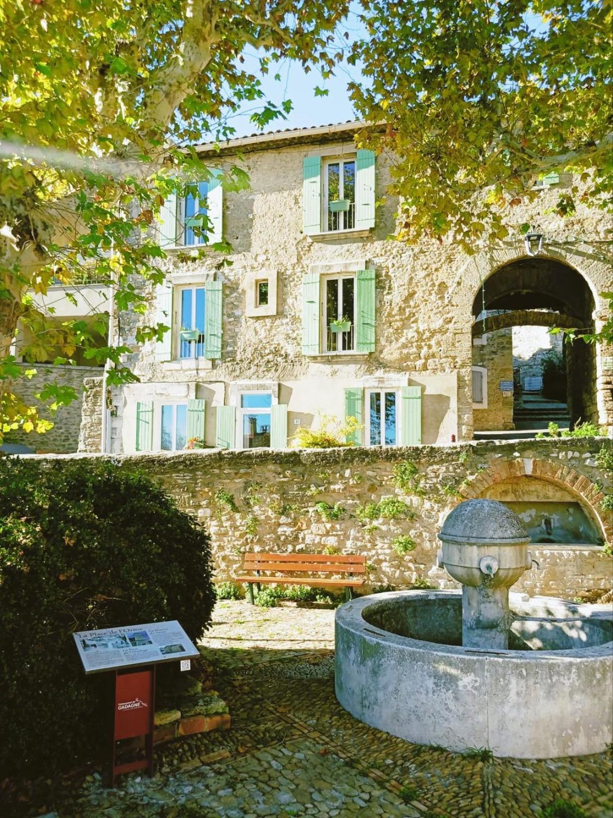 L'Appartement De L'Arche Châteauneuf-de-Gadagne Dış mekan fotoğraf